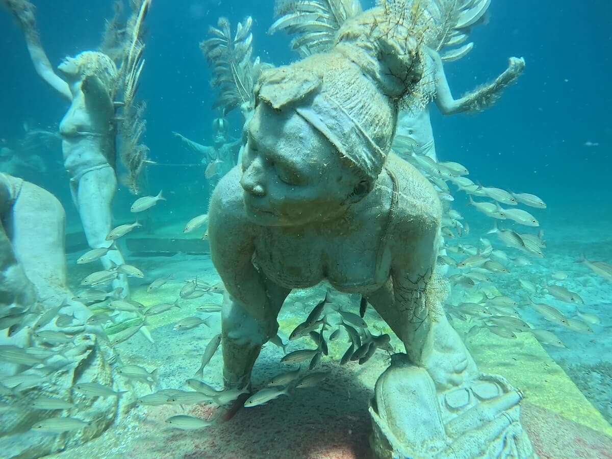 Carnival twerker sculpture